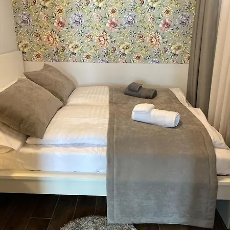 Ezerjo Nyaralo Apartment *
